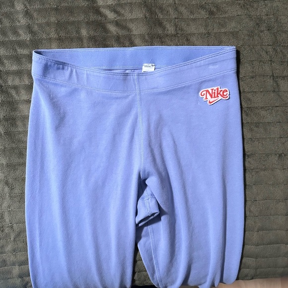 Nike Cropped Lavender Leggings - Picture 3 of 6